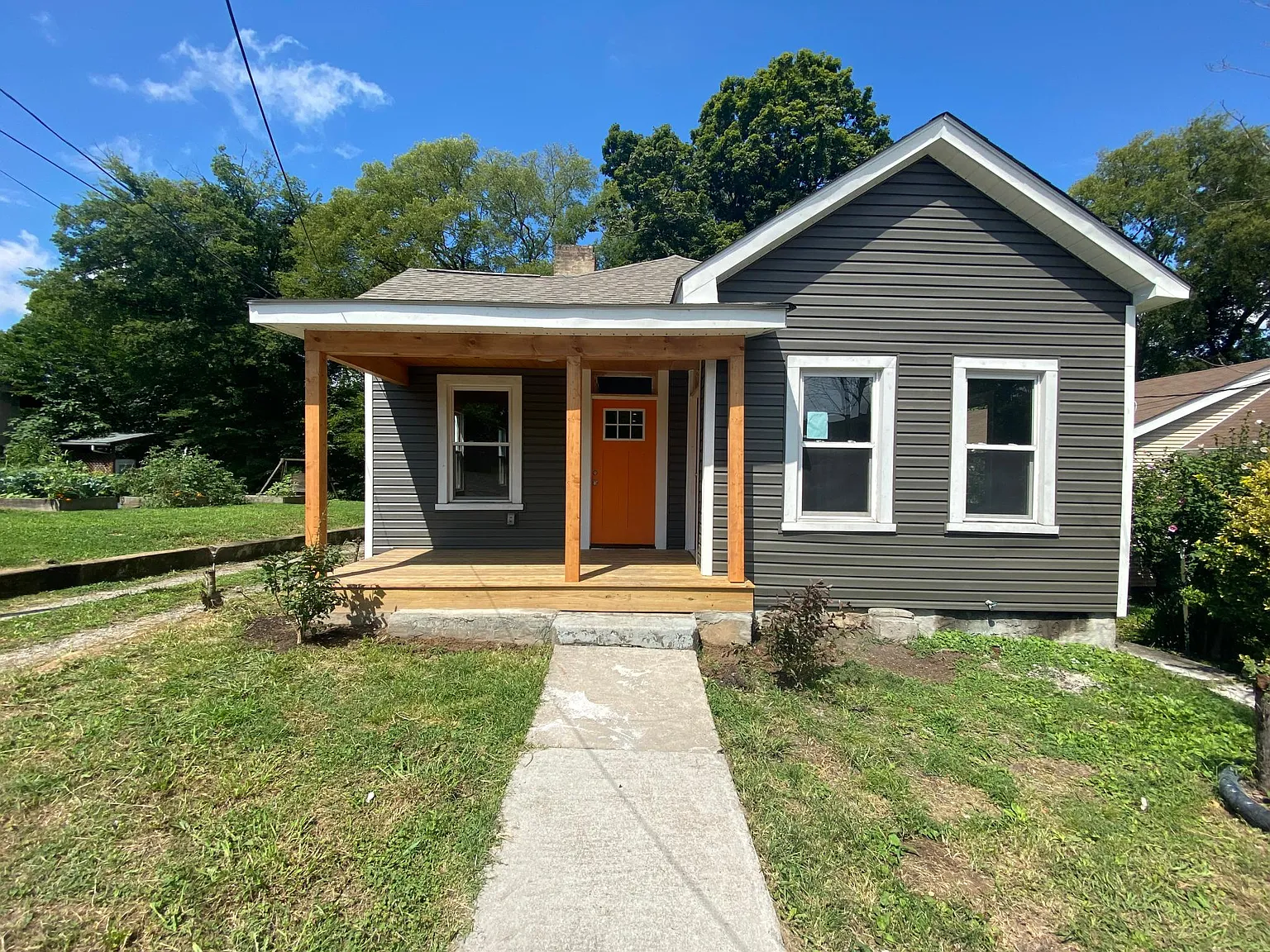 3 bed, 1330 sqft, $2,000 — Photo 1