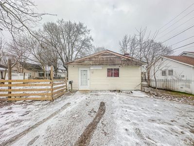 216 W 27th St, Anderson, IN, 46016