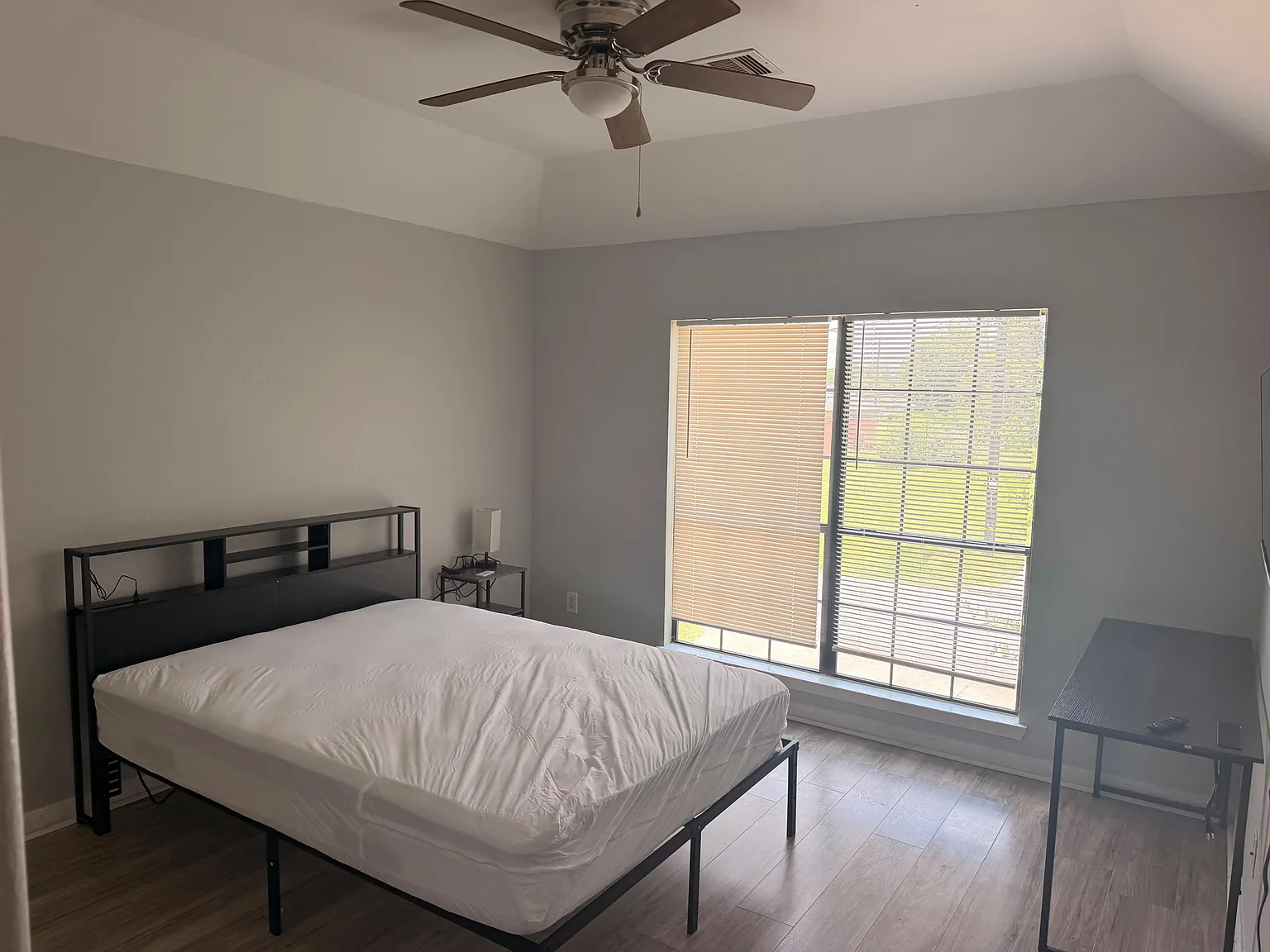 4 bed, 3.0 bath, 1700 sqft, $1,083 — Photo 3