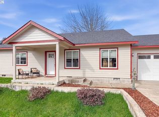 2382 E Irwin Way, Eugene, OR 97402