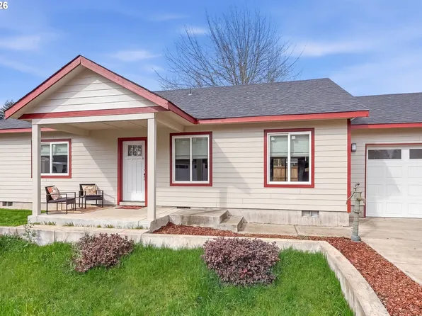 2382 E Irwin Way, Eugene, OR 97402