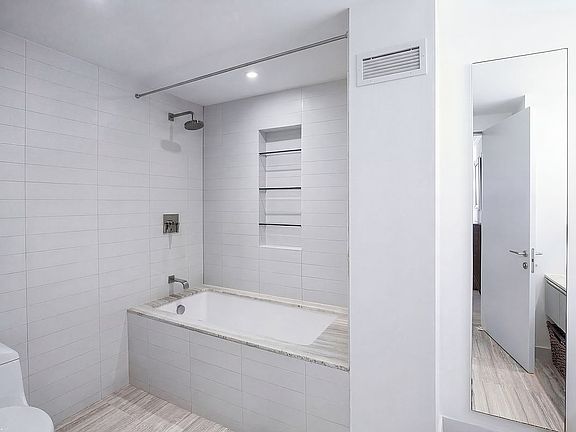 3rd image of 322 W 57th St APT 47V