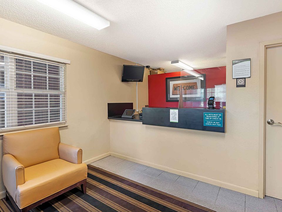Lobby and Guest Check-in