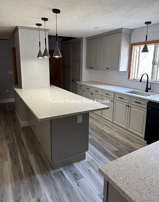 6 bed, 9999 sqft, $7,800 — Photo 3