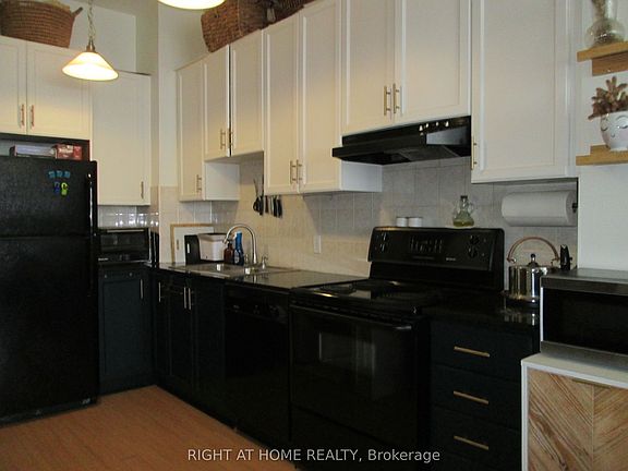 5th image of 797 Don Mills Rd #206