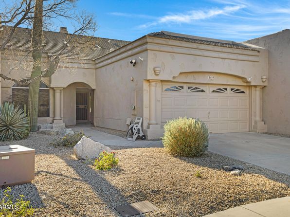 8917 E Maple Dr