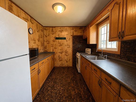 5th image of 1020 N Niagara Avenue