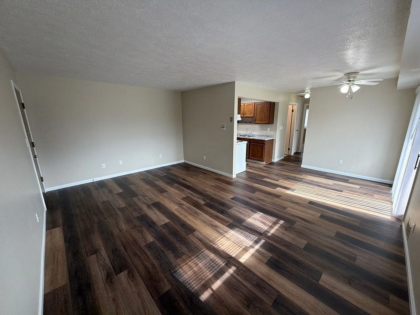 Country Club Garden Apartments — Photo 3