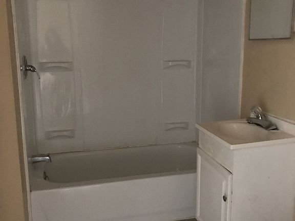 4th image of 403 N Oakland Ave