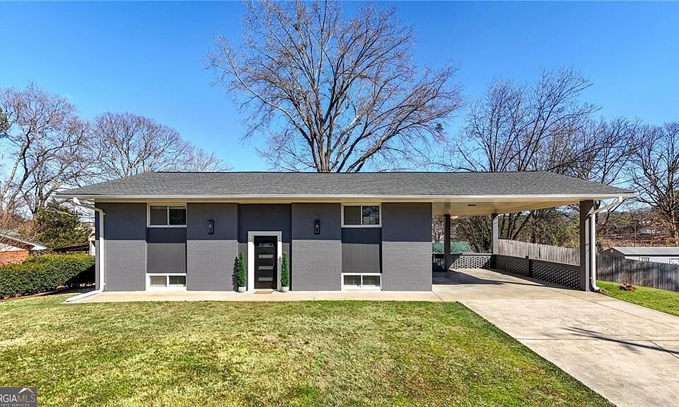 1st image of 5 Greenbriar Ave