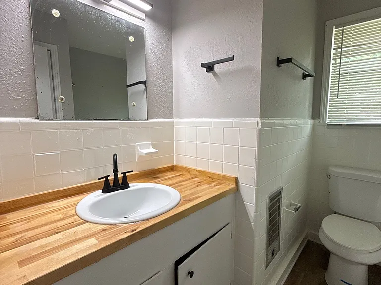 916 Monroe Ave #1 — Photo 9