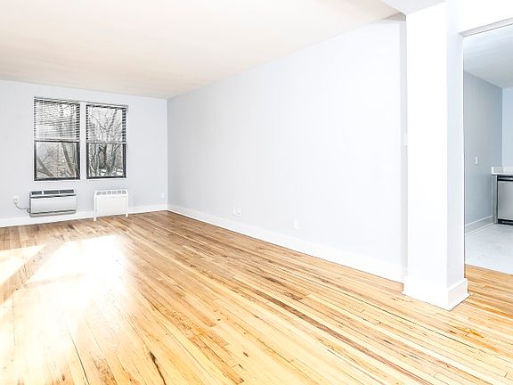 3rd image of 20-10 Seagirt Blvd #R20-04b