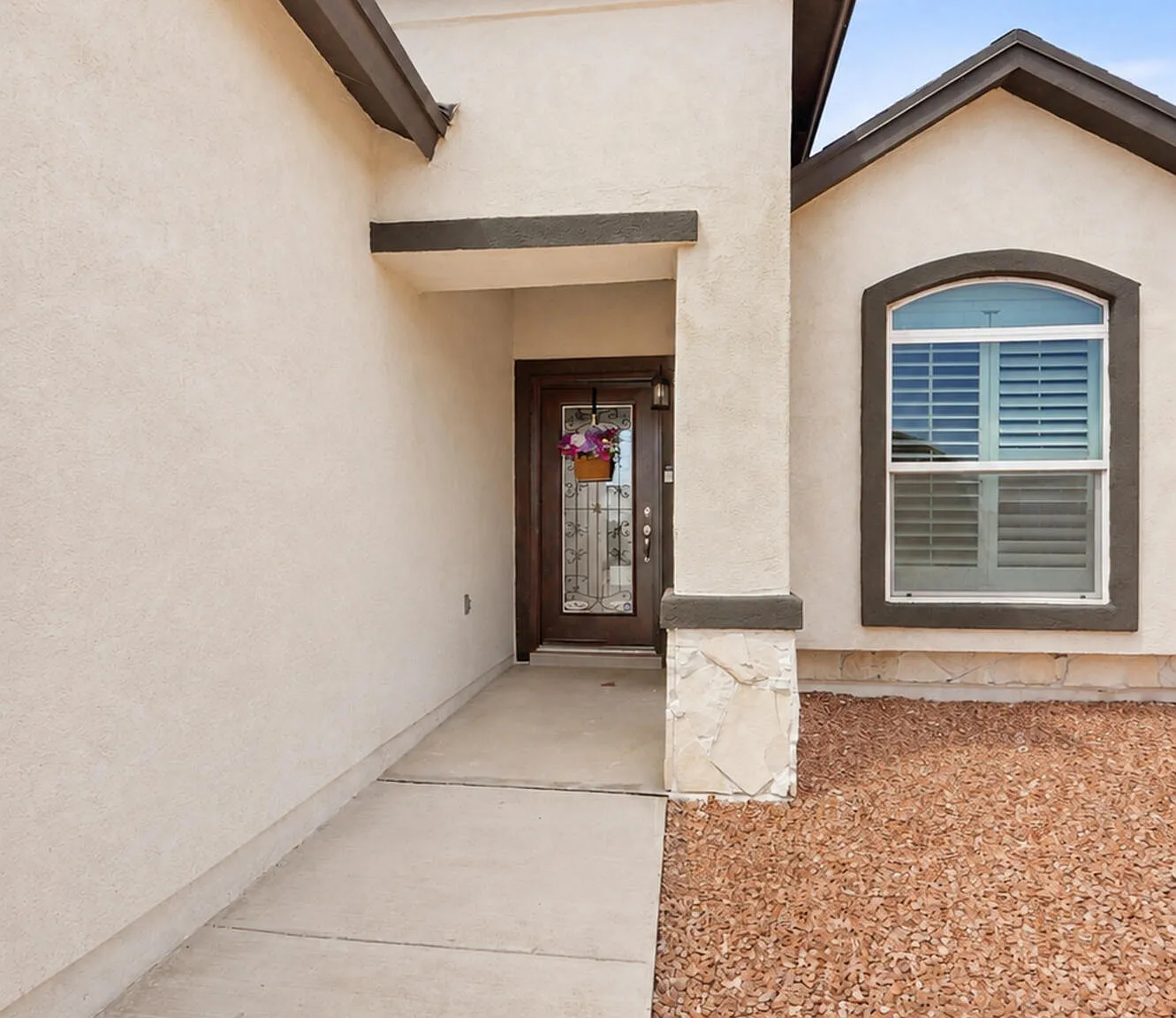4 bed, 3.0 bath, 1621 sqft, $1,900 — Photo 4