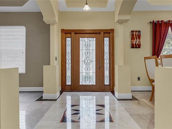 2nd image of 1755 E Lagoon Cir