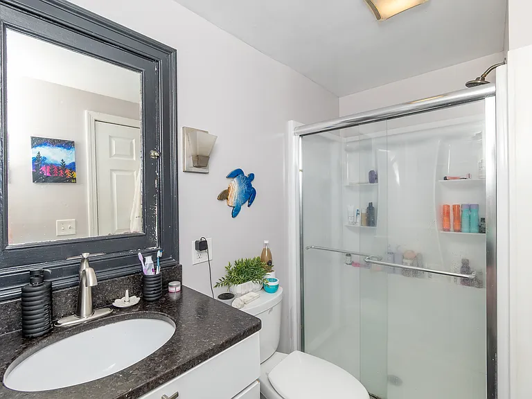 10 Underhill St #2 — Photo 18