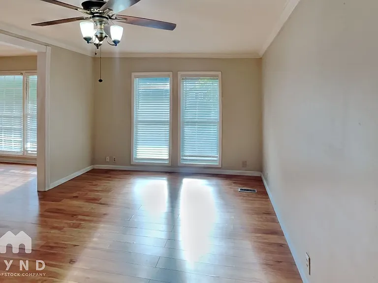 2570 Rolling View Dr SE — Photo 8