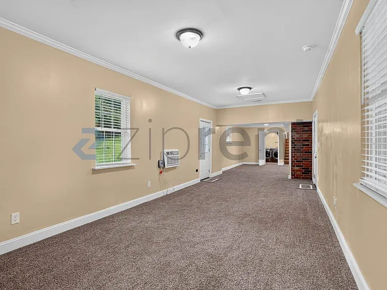 906 Diamond Cir — Photo 24