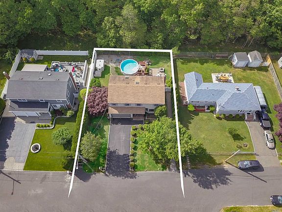 4th image of 13 Tallwood Dr