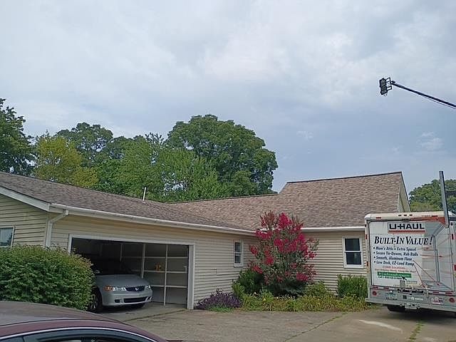 2nd image of 6070 Larue Rd