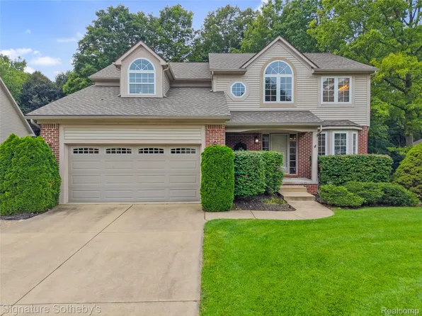 170 Fairhill Way, Howell, MI 48843