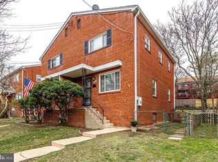 210 W Taylor Run Pkwy, Alexandria, VA 22314