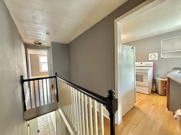 122 2nd St #2 — Photo 12