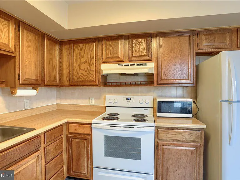 2712 Lisburn Rd #201 — Photo 13