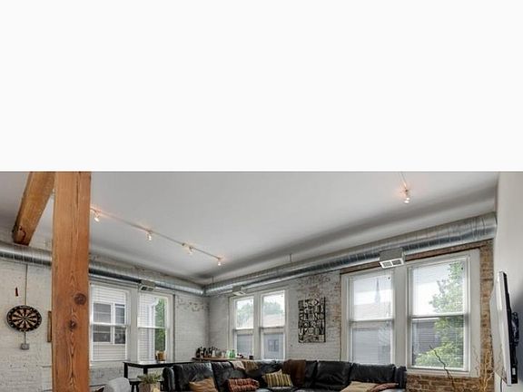 4th image of 1256 W Wellington Ave APT 2R