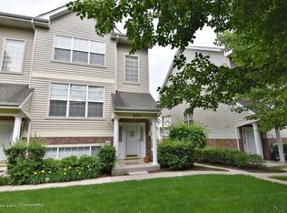 671 Pheasant Trl, Saint Charles, IL 60174