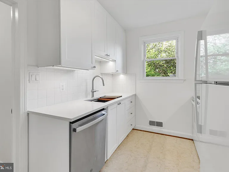 6514 Ivy Hill Dr — Photo 8