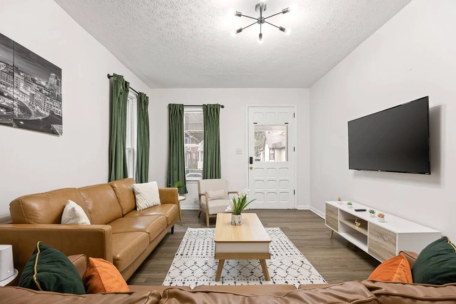 3 bed, 2.0 bath, 1991 sqft, $2,359 — Photo 1