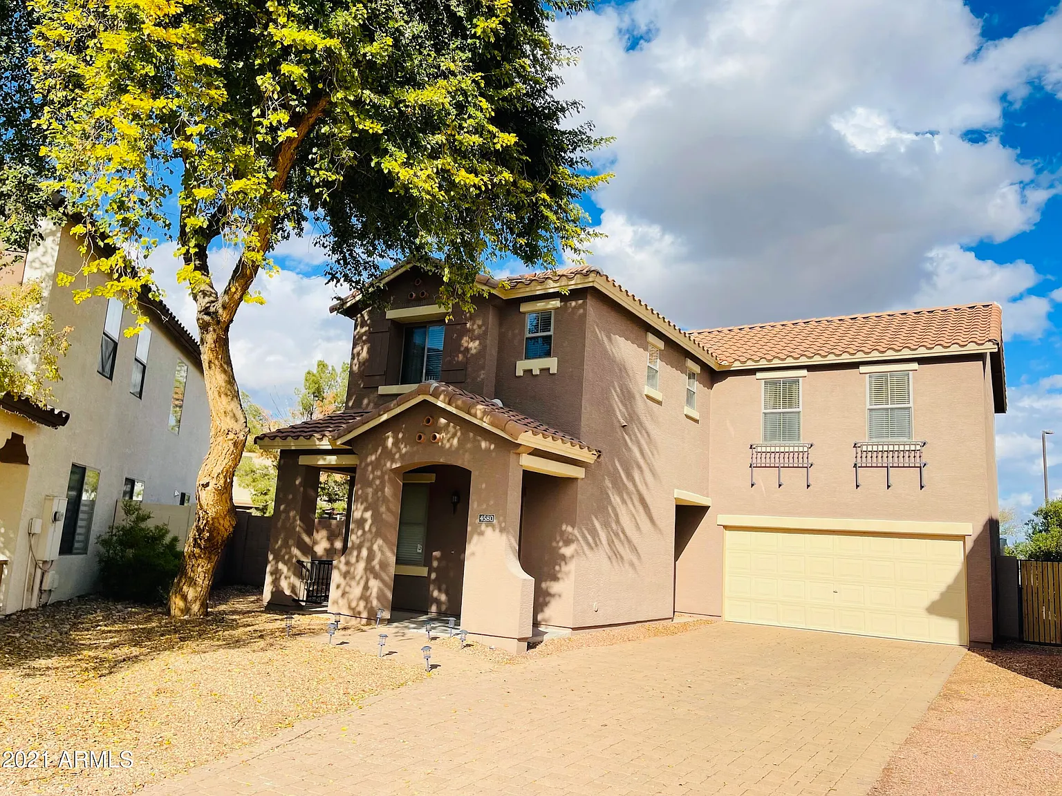 4 bed, 2.5 bath, 1737 sqft, $2,350 — Photo 1