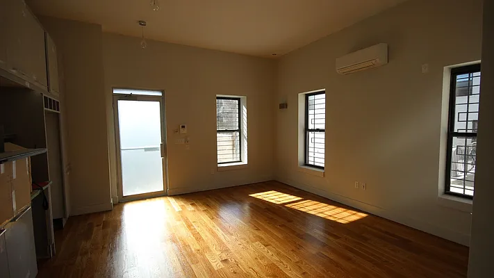 Rented by Nooklyn NYC LLC | media 17