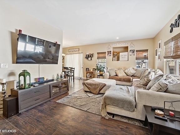4th image of 648 Fieldcrest Dr Unit B