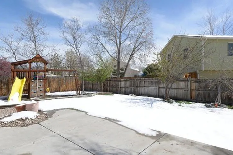 4 bed, 1998 sqft, $2,970 — Photo 2