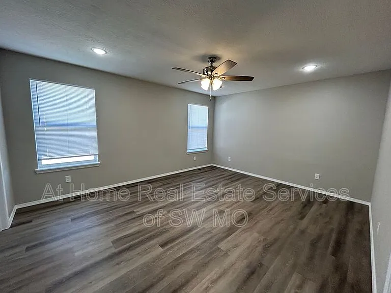 702 E Watermill Cir — Photo 7