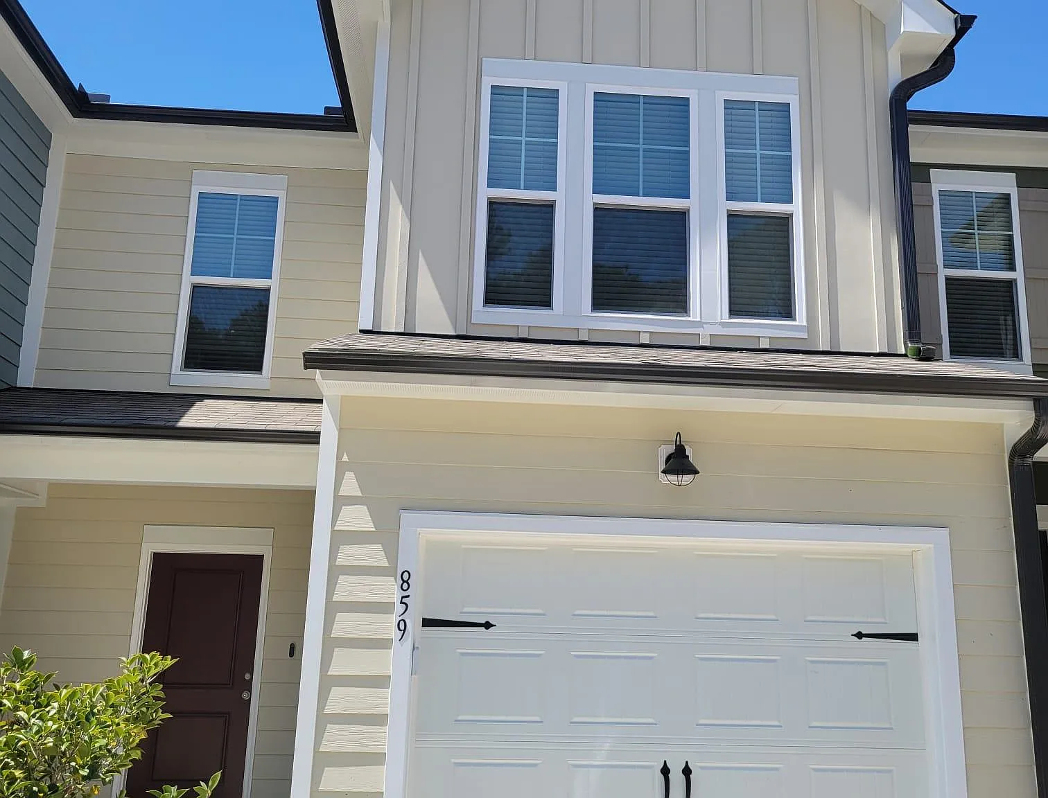 859 McKenzie Park Ter — Photo 1
