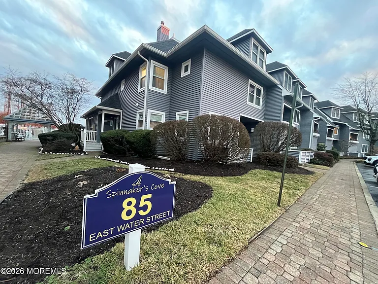 210 Spinnakers Cv — Photo 13