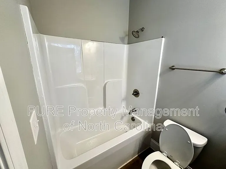 708 Union St S — Photo 22