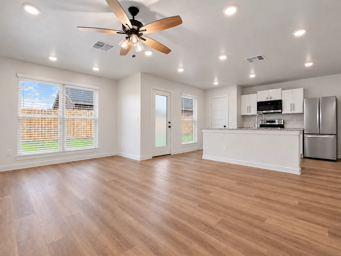 Brand New 3-Bedroom Home In Wolfforth Appliances Included! — Photo 4