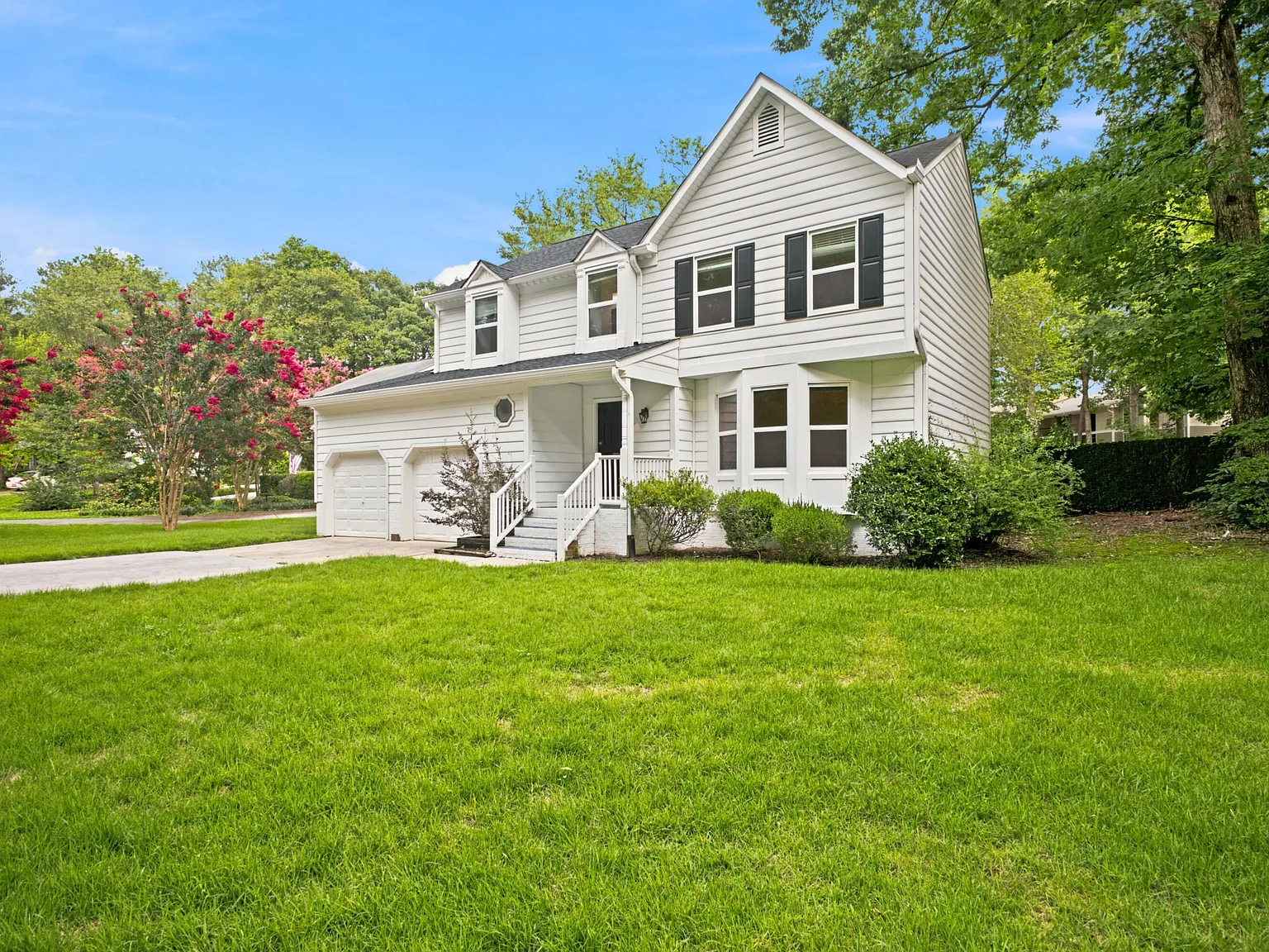 4 bed, 2.5 bath, 1954 sqft, $2,500 — Photo 4