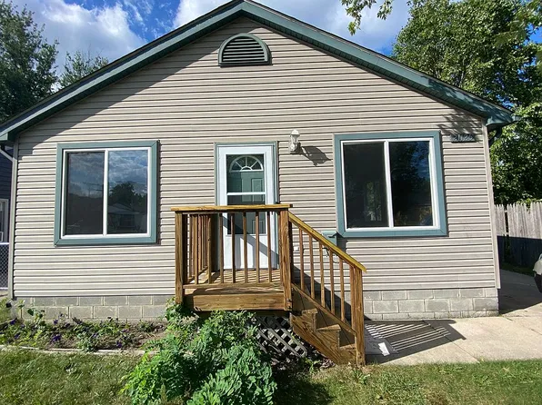 21125 Woodward St, Clinton Township, MI 48035