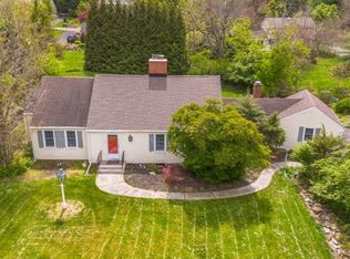 10 Cedar Wax Wing Rd, Allamuchy Twp., NJ 07840