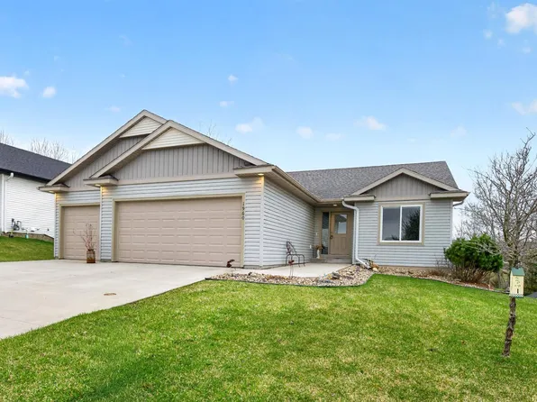 1960 Pioneer Ln, Zumbrota, MN 55992