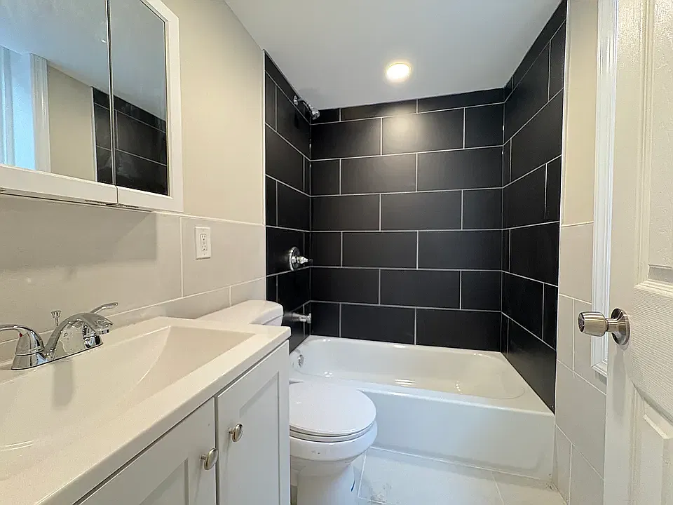 88 Pulaski St #6