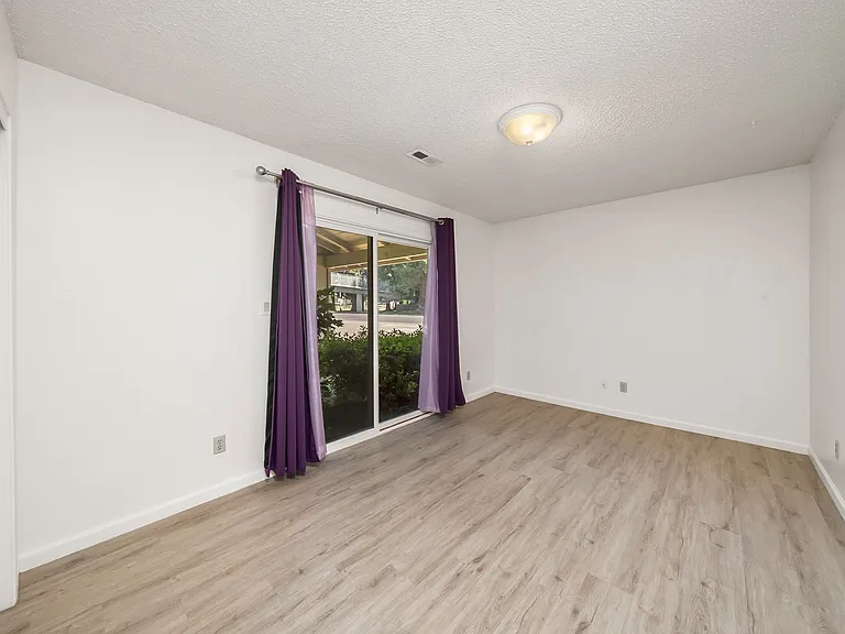 6228 Riverside Blvd — Photo 14