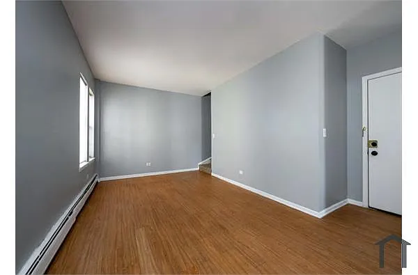 Building Photo - 6940 S Clyde Ave #211