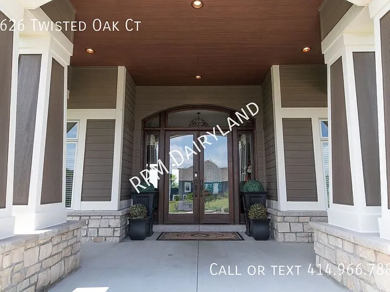 1626 Twisted Oak Ct — Photo 44
