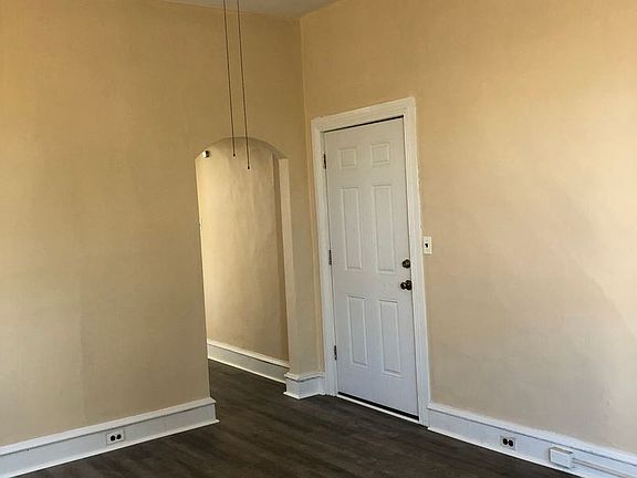 5th image of 710 Cedar Ave APT 2