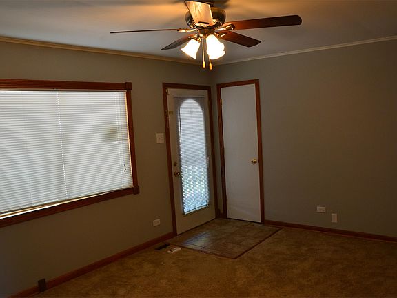 4th image of 2842 E 223rd Pl